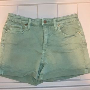 Universal Thread green shorts size 8/29